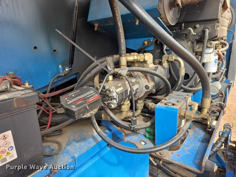 image for item EB1367 2006 Genie S85 boom lift