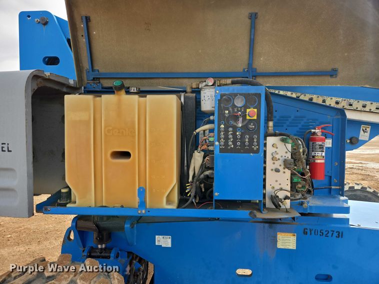 image for item EB1367 2006 Genie S85 boom lift