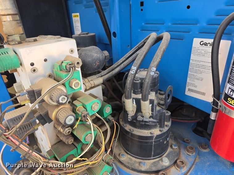 image for item EB1367 2006 Genie S85 boom lift
