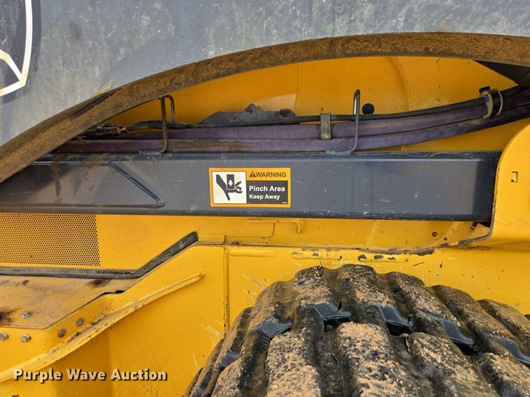 image for item EB1368 2021 John Deere 331G tracked skid steer loader