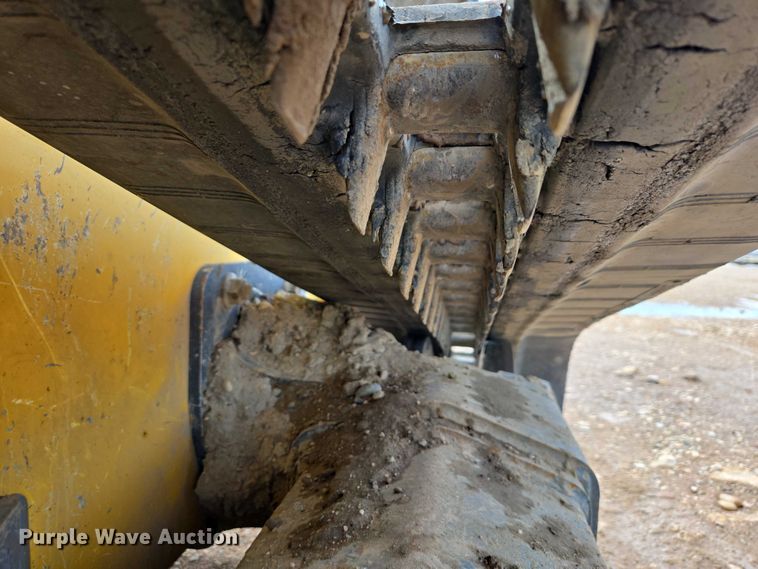 image for item EB1368 2021 John Deere 331G tracked skid steer loader