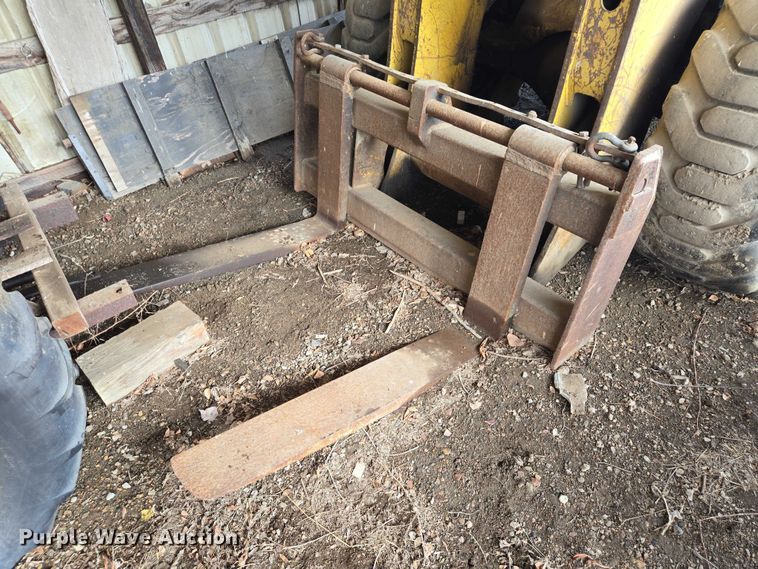 image for item EB1371 1972 Clark Michigan 75B wheel loader