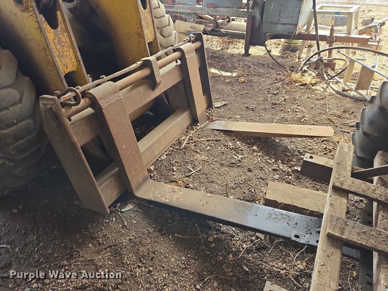 image for item EB1371 1972 Clark Michigan 75B wheel loader