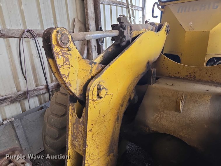 image for item EB1371 1972 Clark Michigan 75B wheel loader