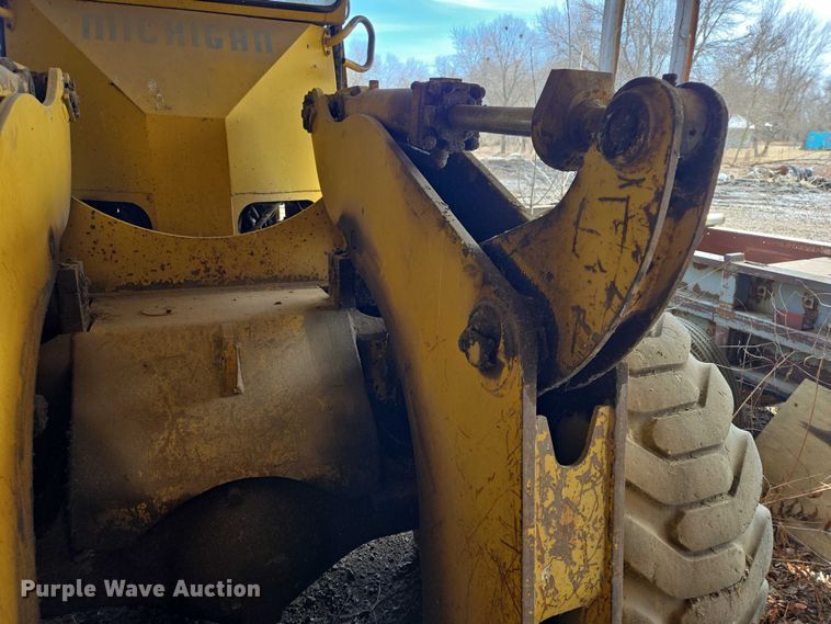 image for item EB1371 1972 Clark Michigan 75B wheel loader