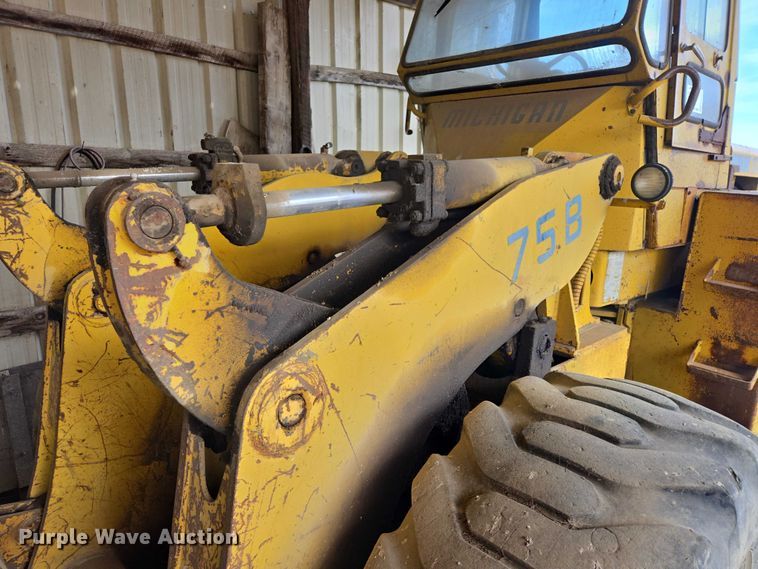 image for item EB1371 1972 Clark Michigan 75B wheel loader