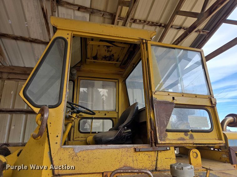 image for item EB1371 1972 Clark Michigan 75B wheel loader
