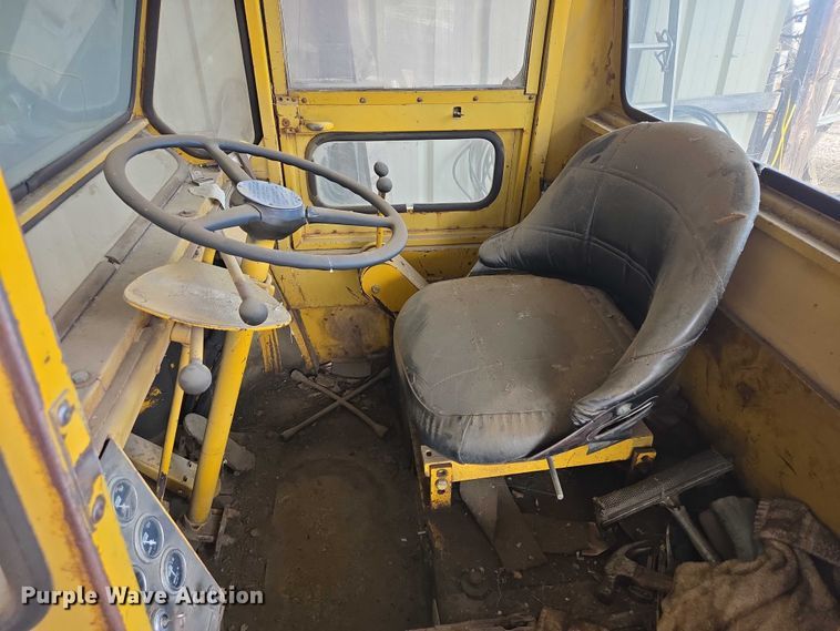 image for item EB1371 1972 Clark Michigan 75B wheel loader