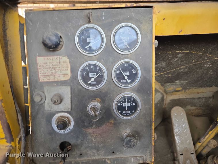 image for item EB1371 1972 Clark Michigan 75B wheel loader