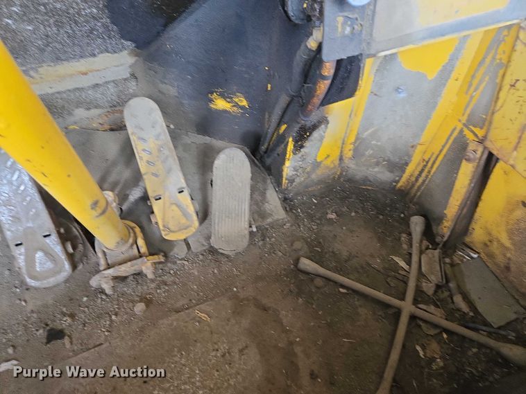 image for item EB1371 1972 Clark Michigan 75B wheel loader