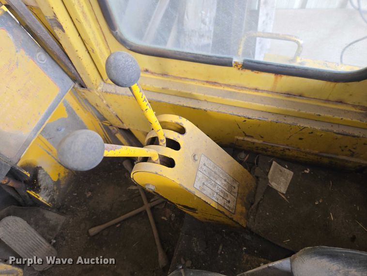 image for item EB1371 1972 Clark Michigan 75B wheel loader