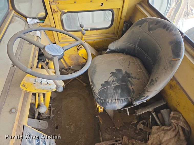 image for item EB1371 1972 Clark Michigan 75B wheel loader