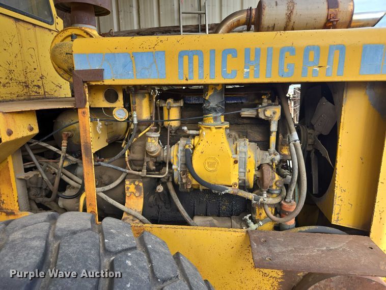 image for item EB1371 1972 Clark Michigan 75B wheel loader
