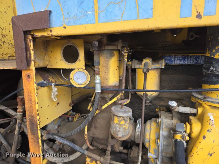 image for item EB1371 1972 Clark Michigan 75B wheel loader