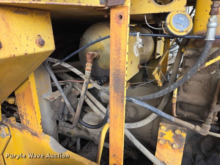 image for item EB1371 1972 Clark Michigan 75B wheel loader