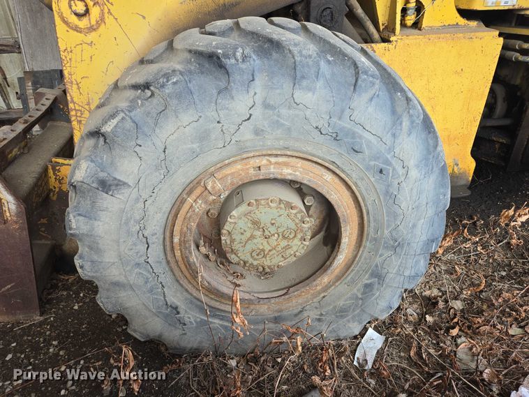 image for item EB1371 1972 Clark Michigan 75B wheel loader
