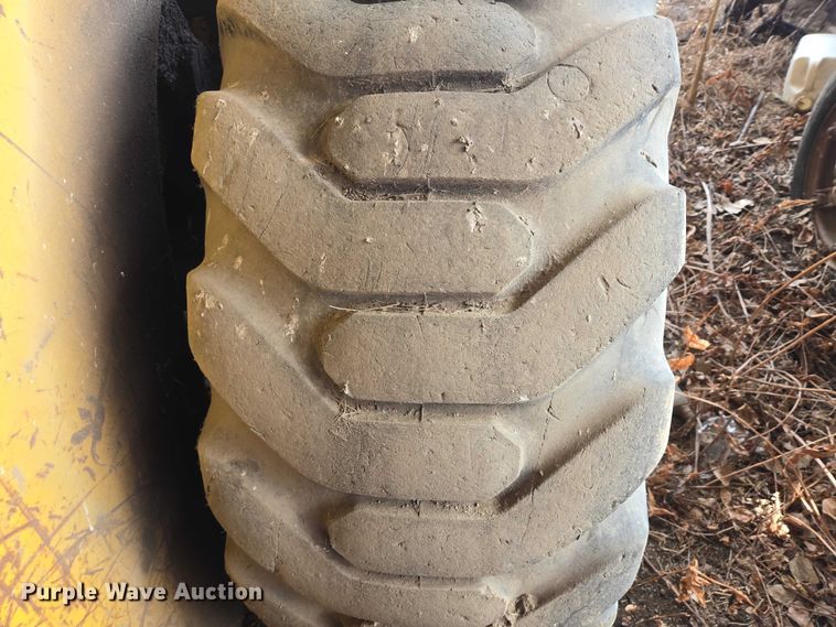 image for item EB1371 1972 Clark Michigan 75B wheel loader