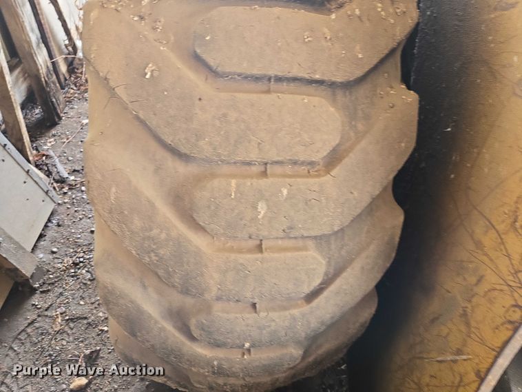 image for item EB1371 1972 Clark Michigan 75B wheel loader
