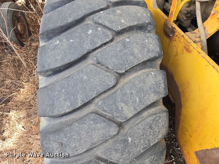 image for item EB1371 1972 Clark Michigan 75B wheel loader