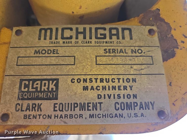 image for item EB1371 1972 Clark Michigan 75B wheel loader