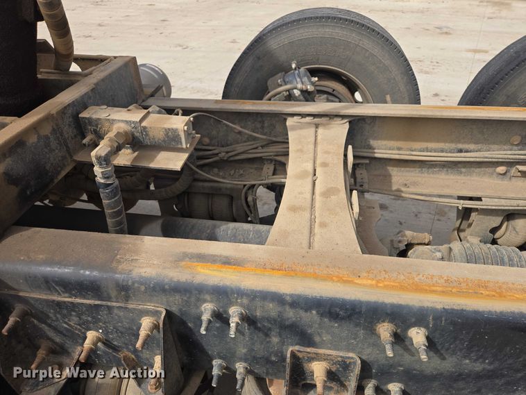 image for item EB1373 2018 Mack Granite GU713 dump truck