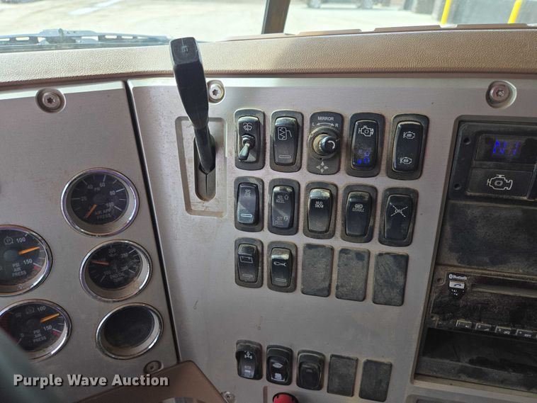 image for item EB1373 2018 Mack Granite GU713 dump truck