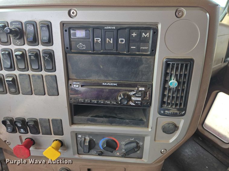 image for item EB1373 2018 Mack Granite GU713 dump truck