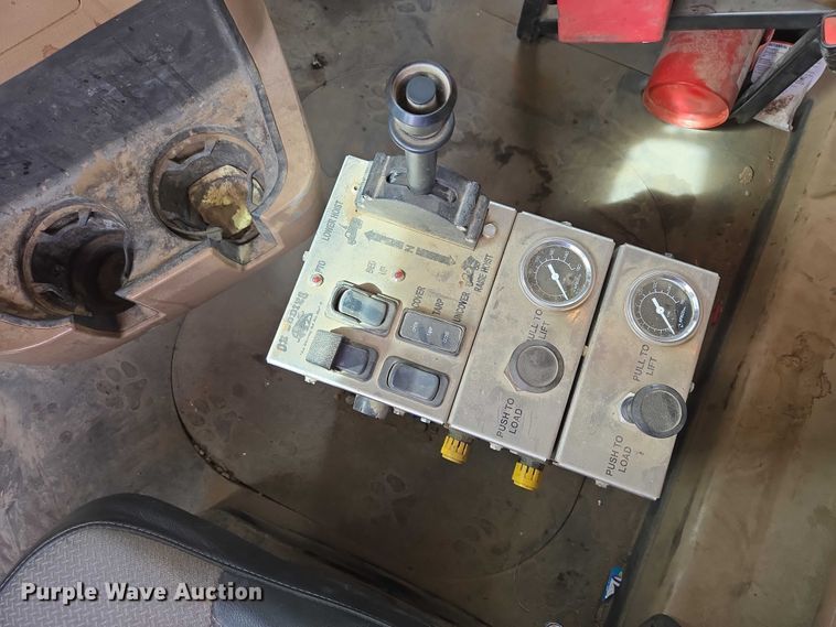 image for item EB1373 2018 Mack Granite GU713 dump truck