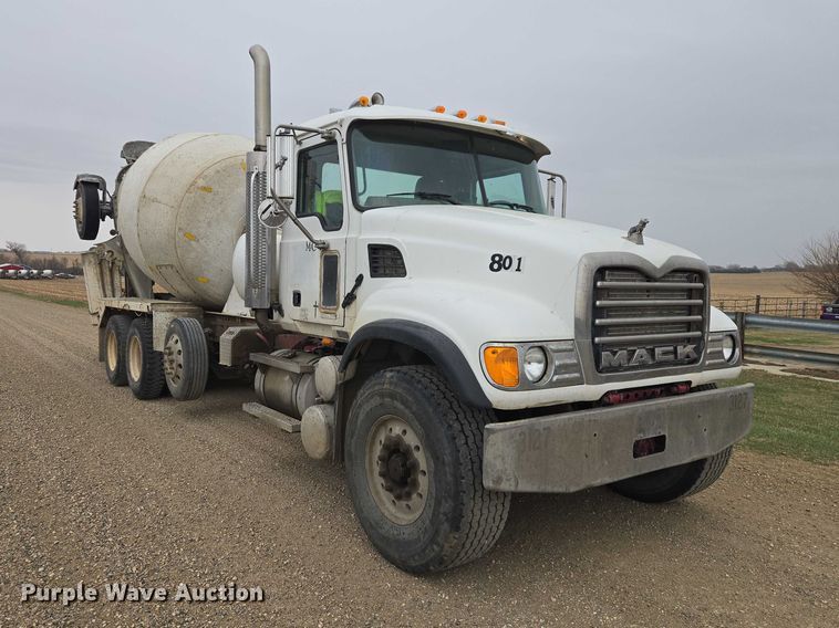 image for item EB1387 2004 Mack Granite CV713 ready mix truck
