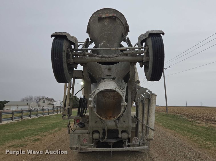 image for item EB1387 2004 Mack Granite CV713 ready mix truck