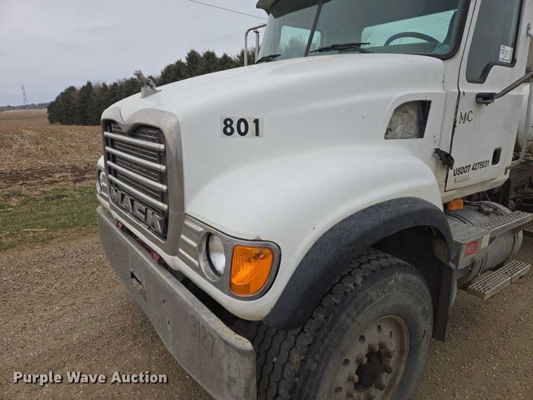 image for item EB1387 2004 Mack Granite CV713 ready mix truck