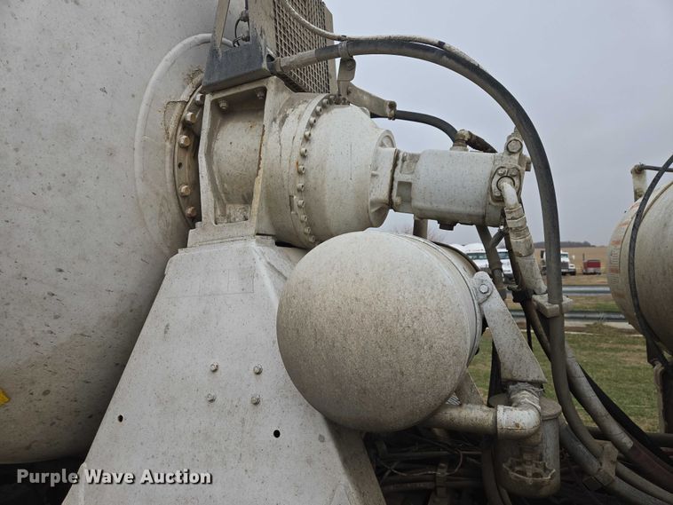 image for item EB1387 2004 Mack Granite CV713 ready mix truck