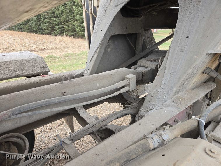 image for item EB1387 2004 Mack Granite CV713 ready mix truck