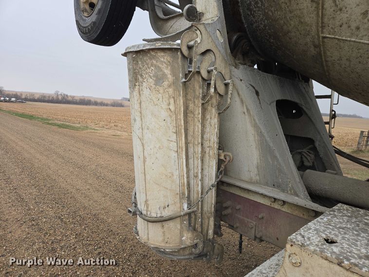 image for item EB1387 2004 Mack Granite CV713 ready mix truck