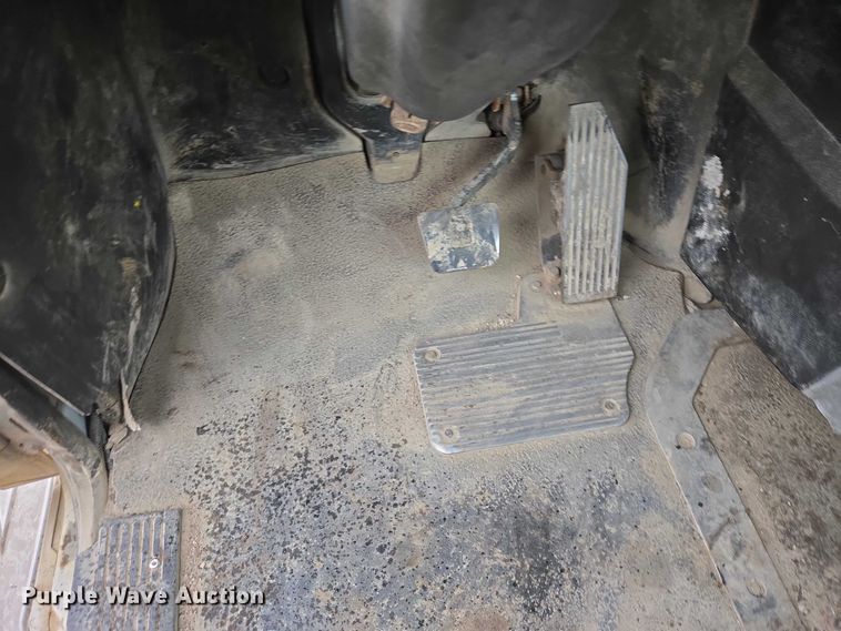 image for item EB1387 2004 Mack Granite CV713 ready mix truck