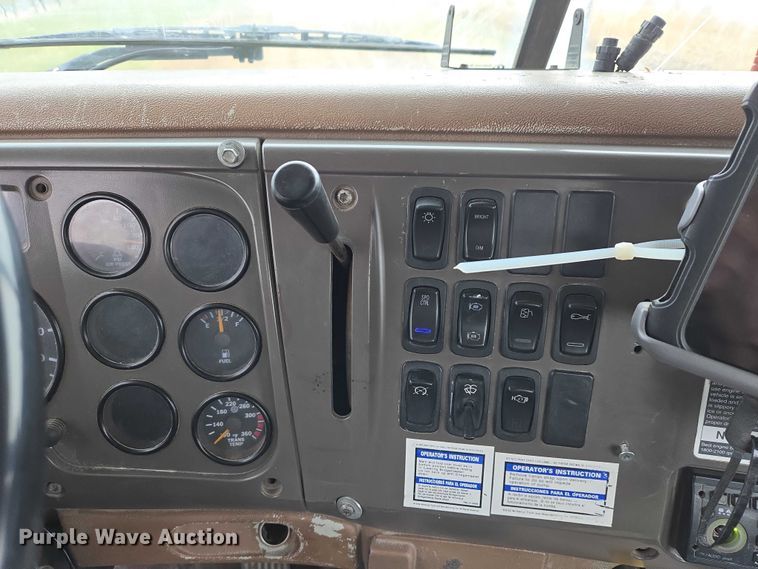 image for item EB1387 2004 Mack Granite CV713 ready mix truck