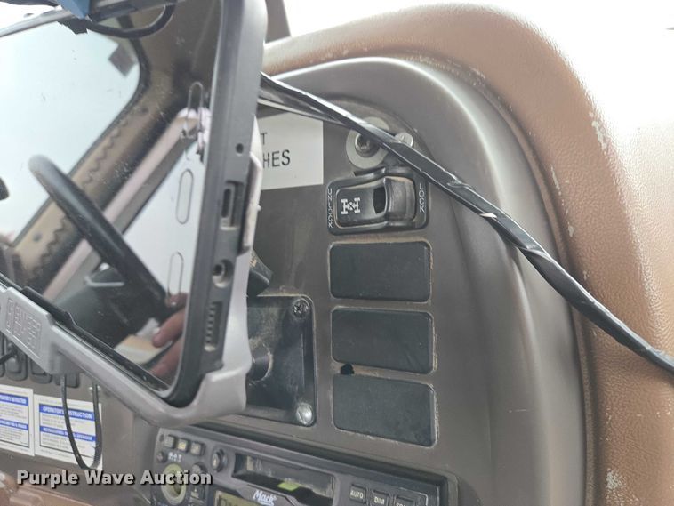 image for item EB1387 2004 Mack Granite CV713 ready mix truck