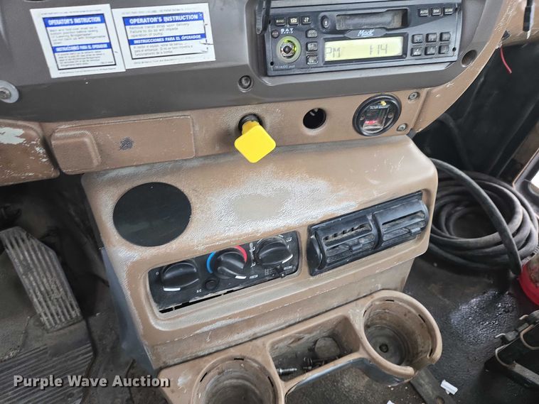 image for item EB1387 2004 Mack Granite CV713 ready mix truck