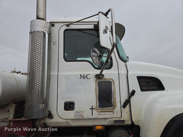image for item EB1387 2004 Mack Granite CV713 ready mix truck
