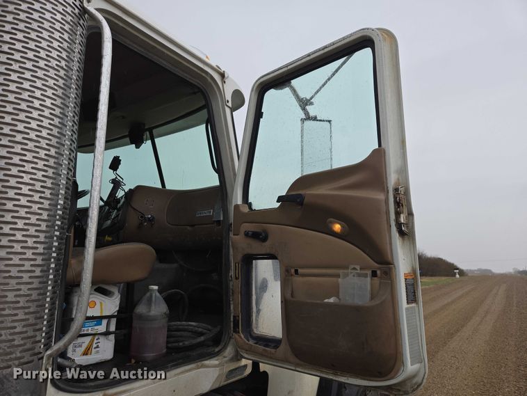 image for item EB1387 2004 Mack Granite CV713 ready mix truck