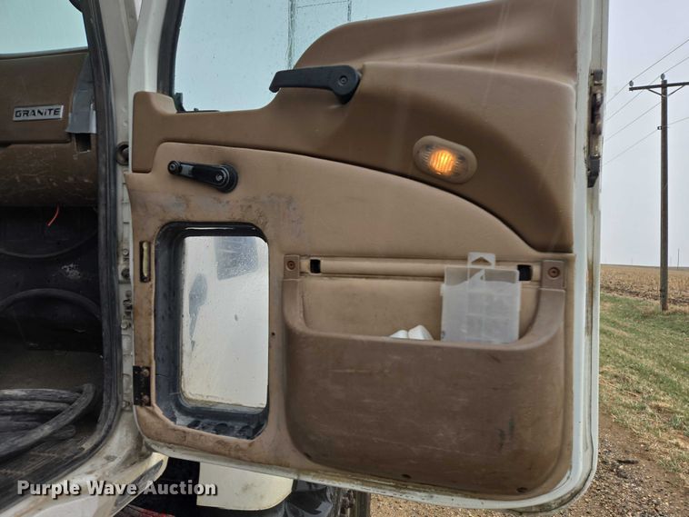 image for item EB1387 2004 Mack Granite CV713 ready mix truck