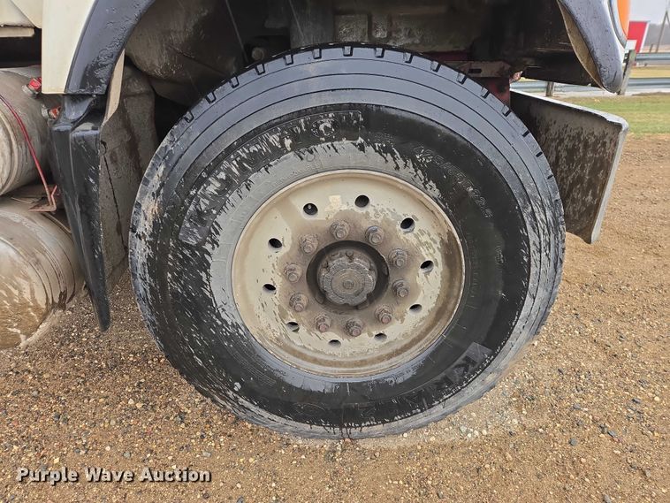 image for item EB1387 2004 Mack Granite CV713 ready mix truck