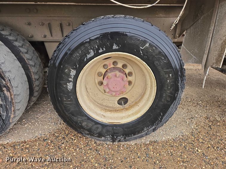 image for item EB1387 2004 Mack Granite CV713 ready mix truck