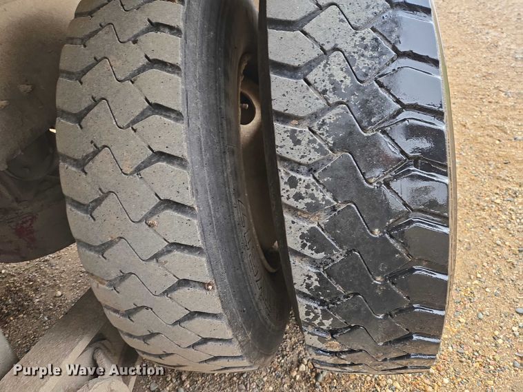 image for item EB1387 2004 Mack Granite CV713 ready mix truck