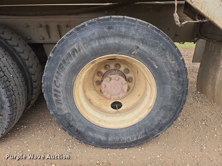 image for item EB1387 2004 Mack Granite CV713 ready mix truck