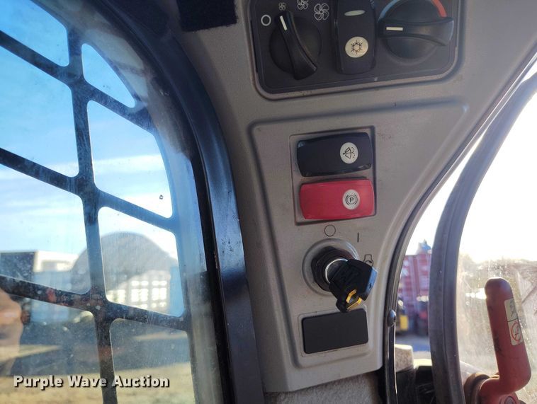 image for item EC8295 2019 Caterpillar 299D2 XHP tracked skid steer loader