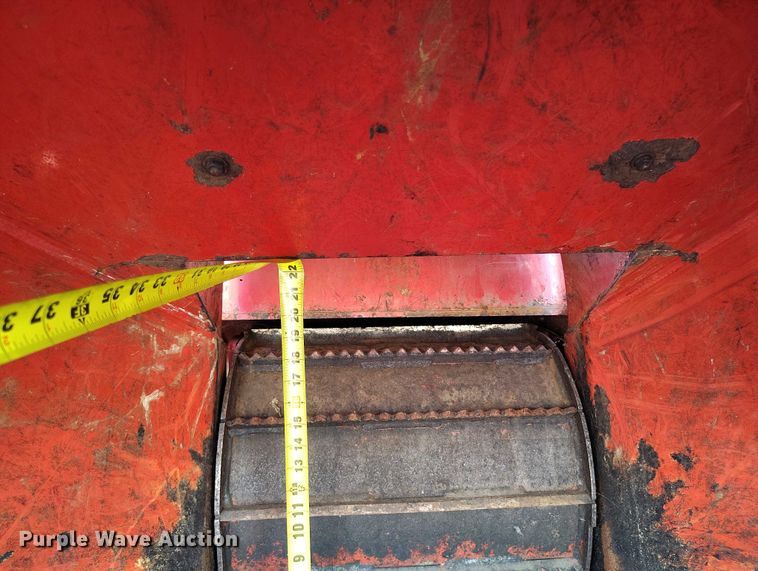 image for item EC8296 2017 Morbark Beever M15RX wood chipper