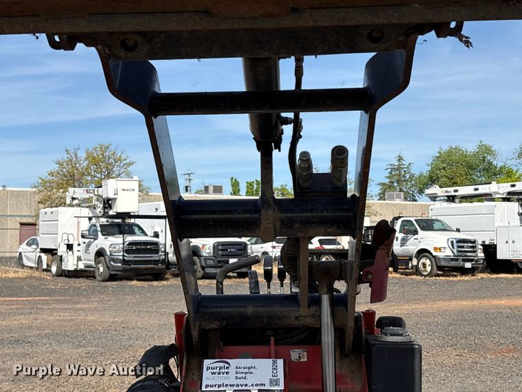 image for item EC8298 2017 MorBark Boxer 320 compact utility loader