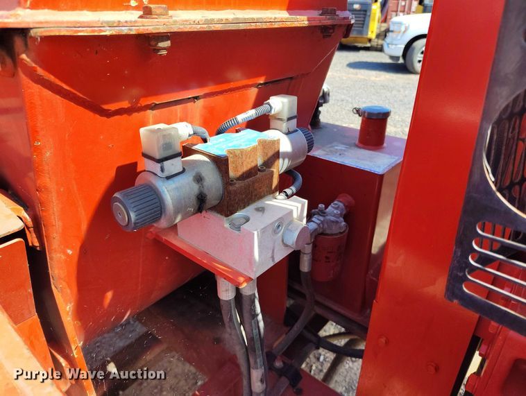 image for item EC8299 2018 Morbark Beever M12RX wood chipper