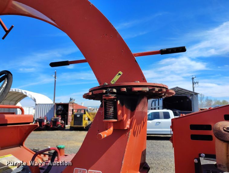 image for item EC8299 2018 Morbark Beever M12RX wood chipper